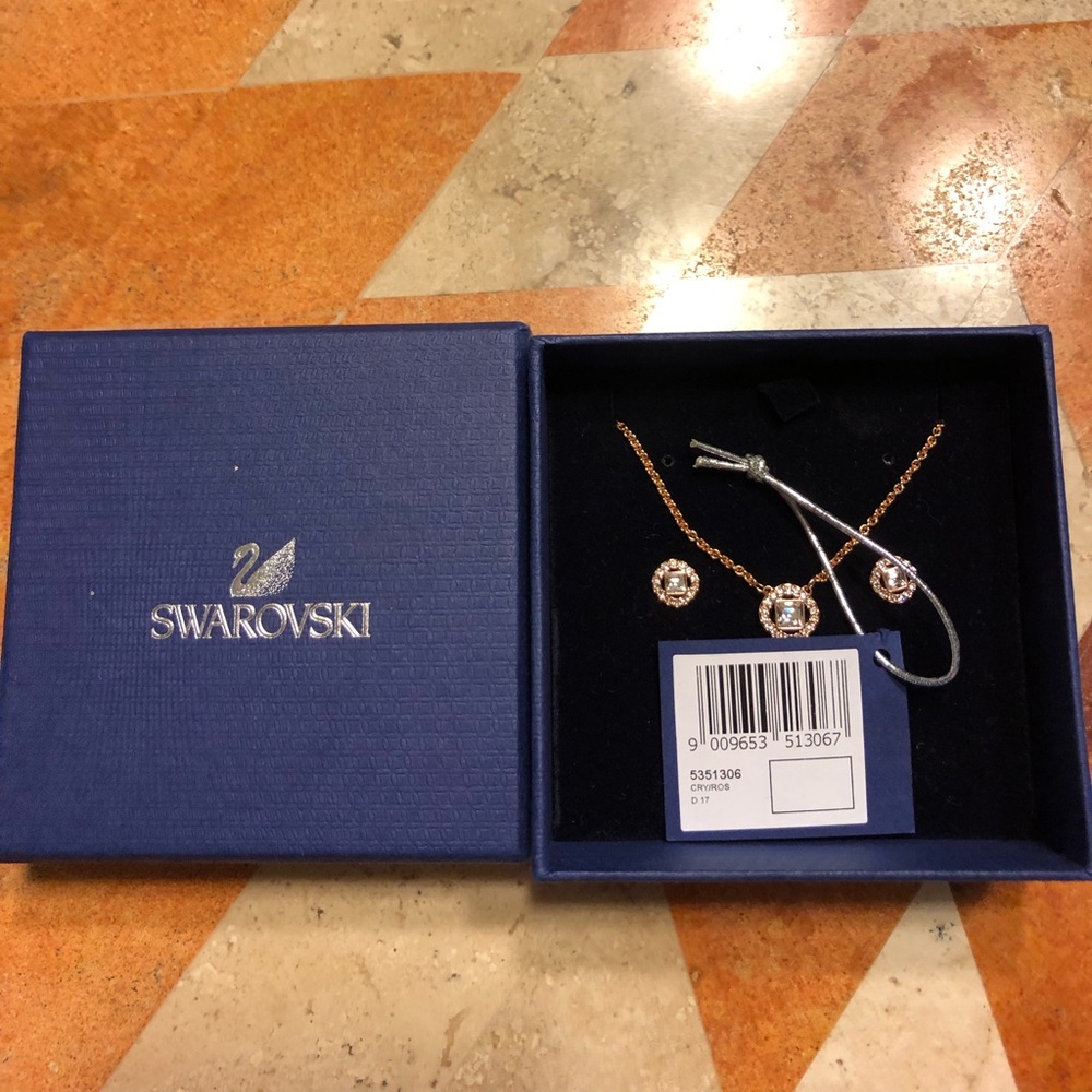 Swarovski Crystal Angelic Square Set Rose Gold